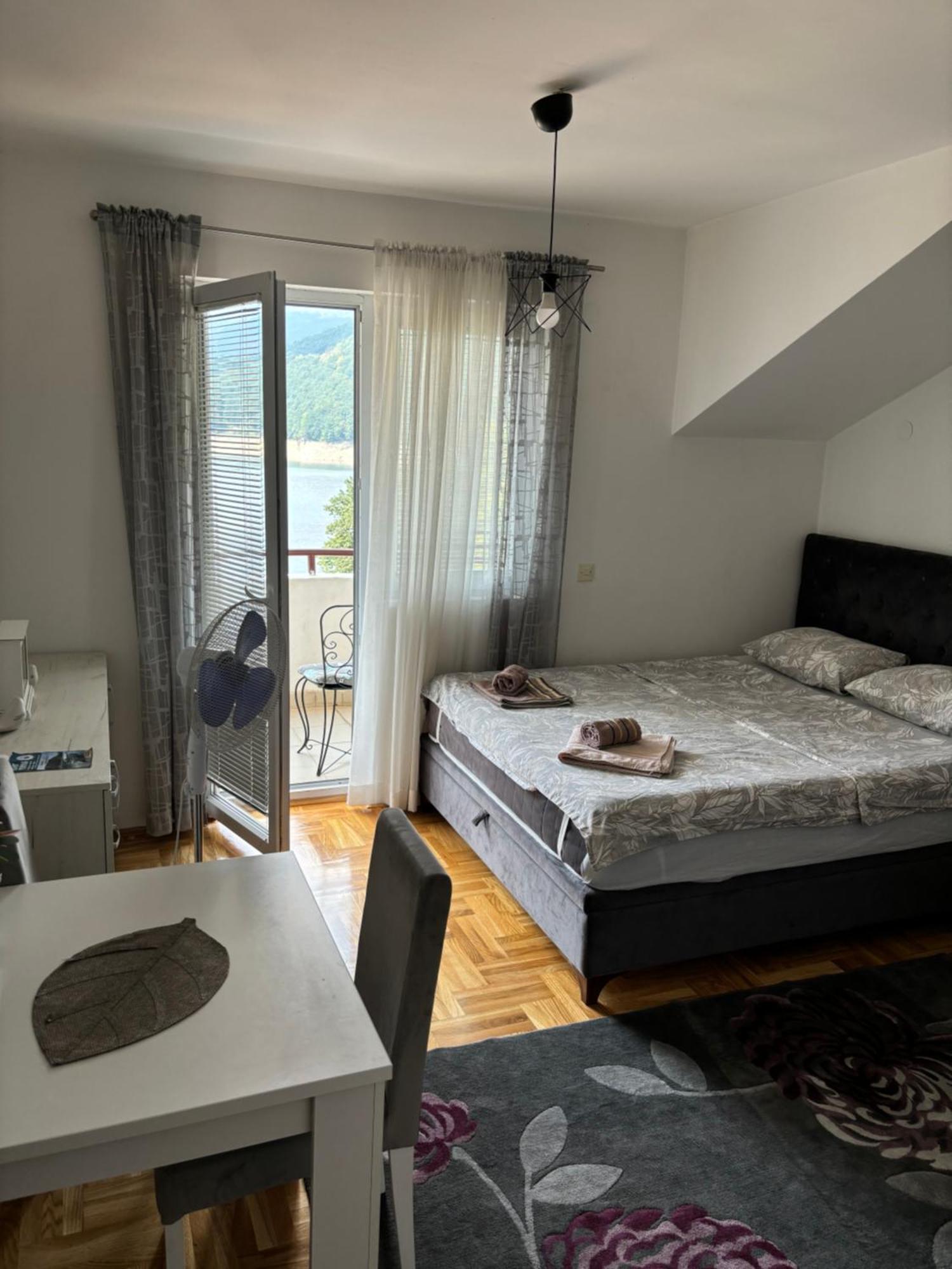 Zora Apartment 플루지네 외부 사진