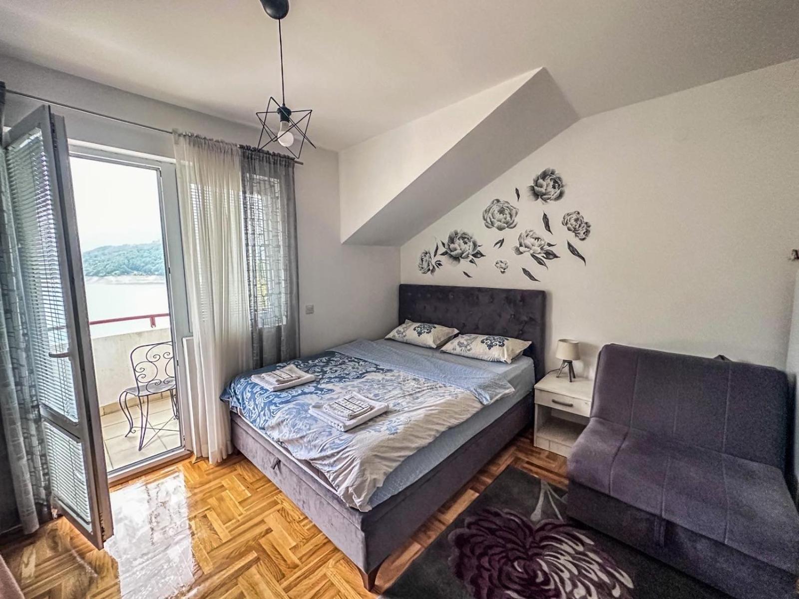 Zora Apartment 플루지네 외부 사진