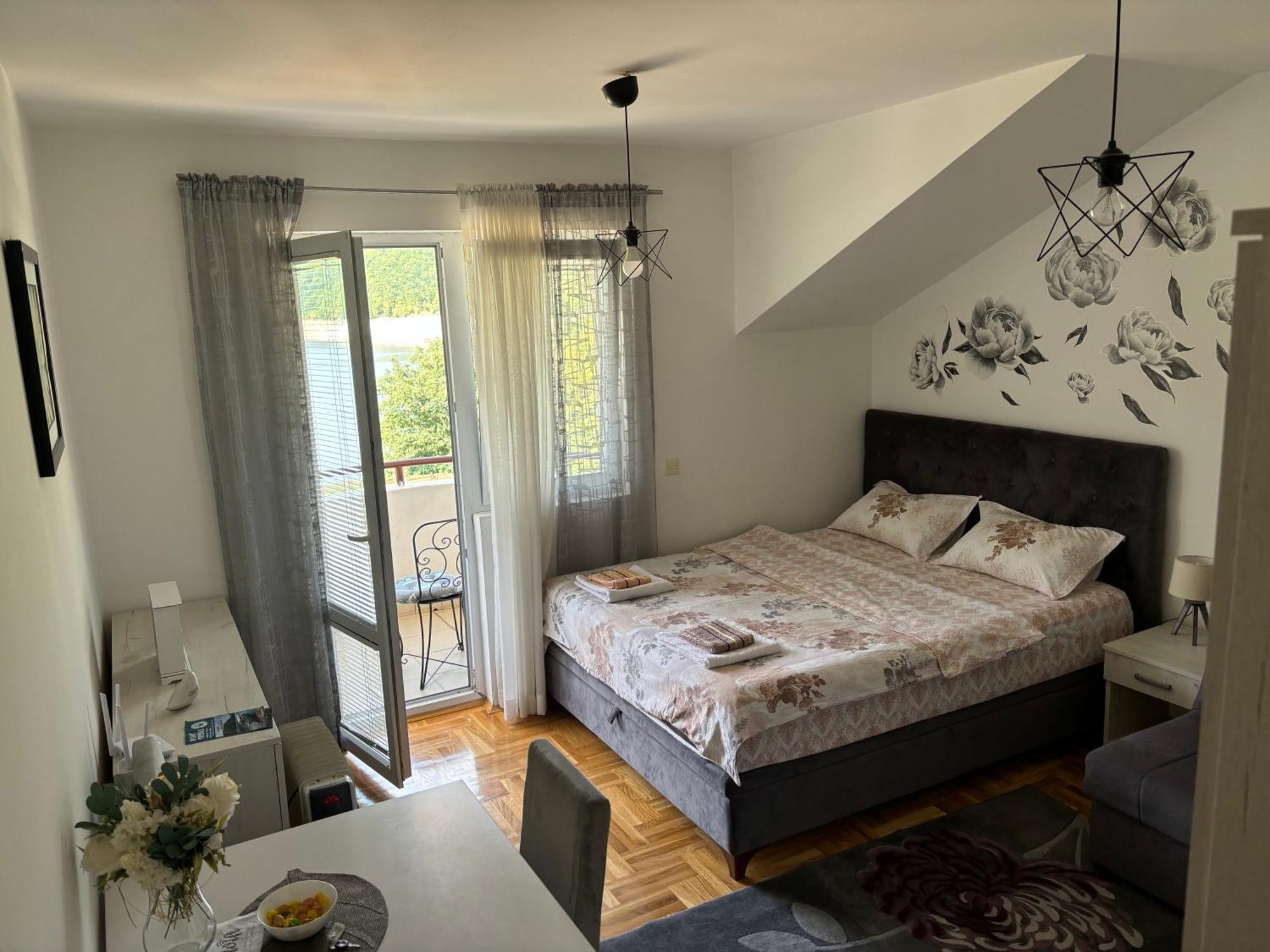 Zora Apartment 플루지네 외부 사진