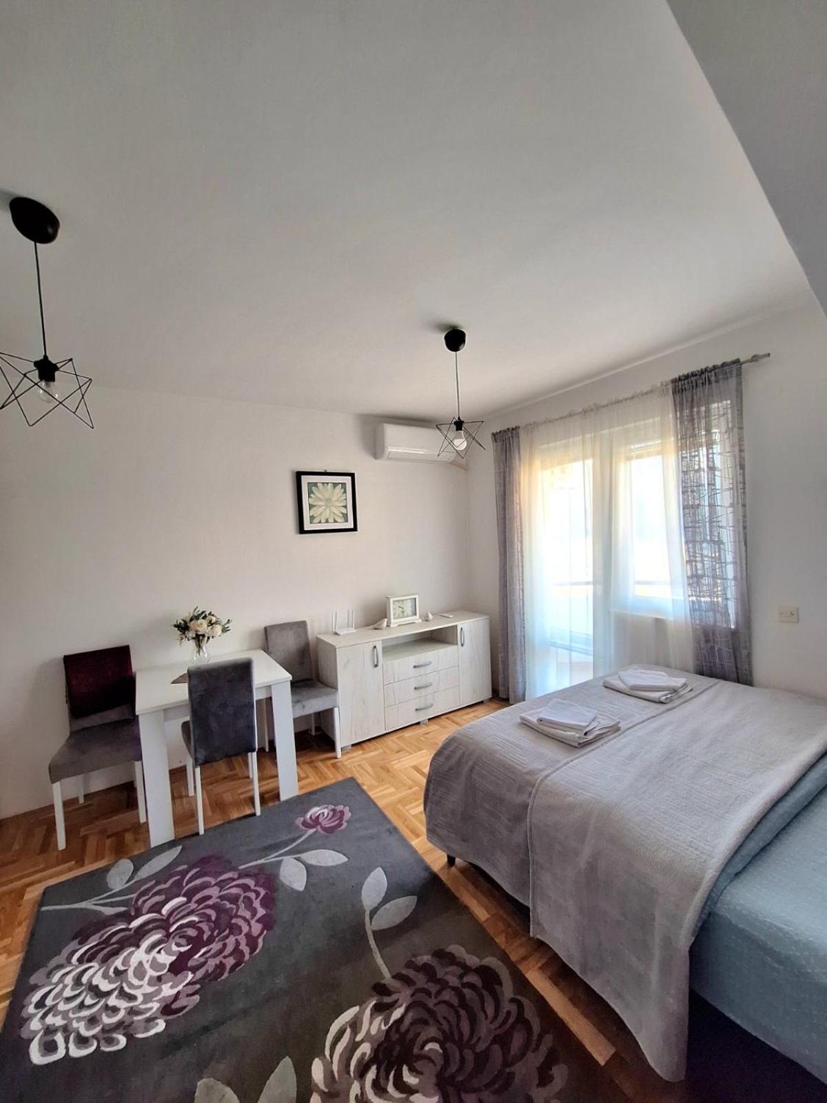 Zora Apartment 플루지네 외부 사진