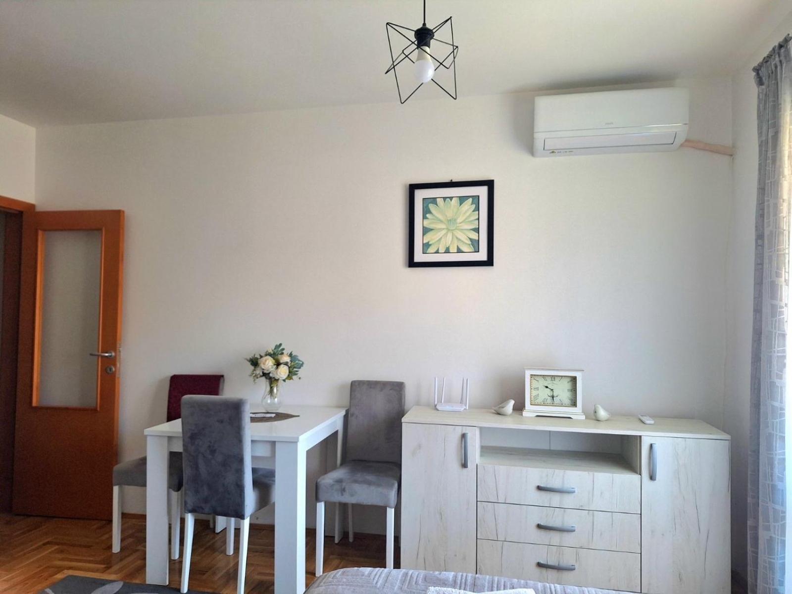 Zora Apartment 플루지네 외부 사진